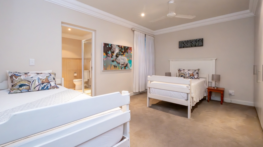 7 Bedroom Property for Sale in Beacon Isle Western Cape